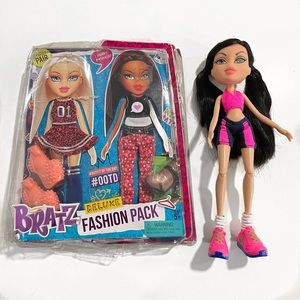 2015 Bratz Fierce Fitness Jade Doll + New Bratz Fashion PCK Deluxe